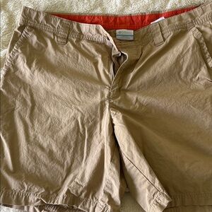 Columbia Men's Khaki Flat Front Shorts